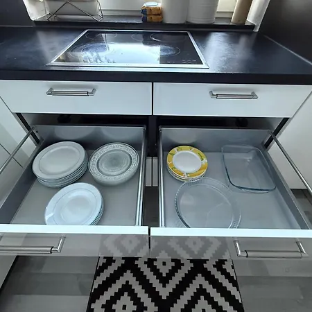 Helle City-wohnung Mit Balkon Nahe Bahnhof Lägenhet *