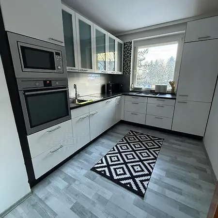 Daire Helle City-wohnung Mit Balkon Nahe Bahnhof