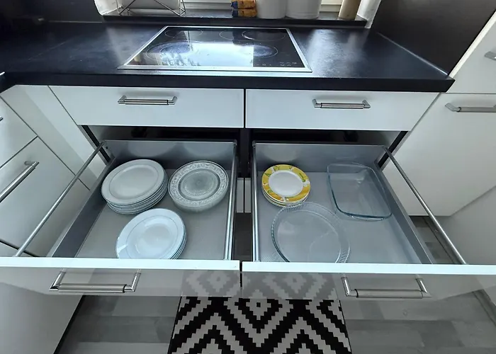 Helle City-wohnung Mit Balkon Nahe Bahnhof Lägenhet *