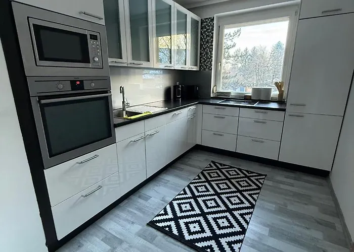 Lägenhet Helle City-wohnung Mit Balkon Nahe Bahnhof