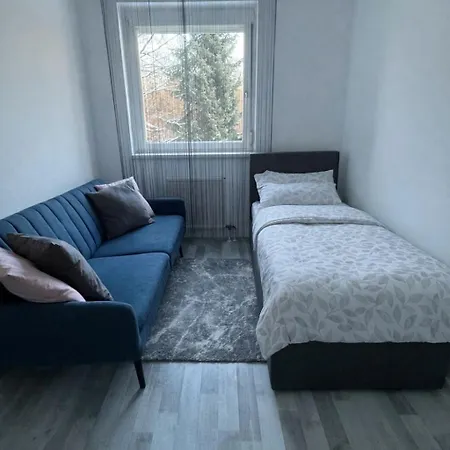 Helle City-wohnung Mit Balkon Nahe Bahnhof Appartamento